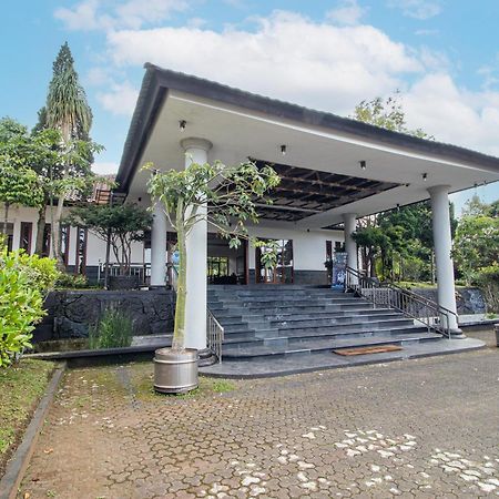 Grand Nirwana Resort Lembang Eksteriør billede