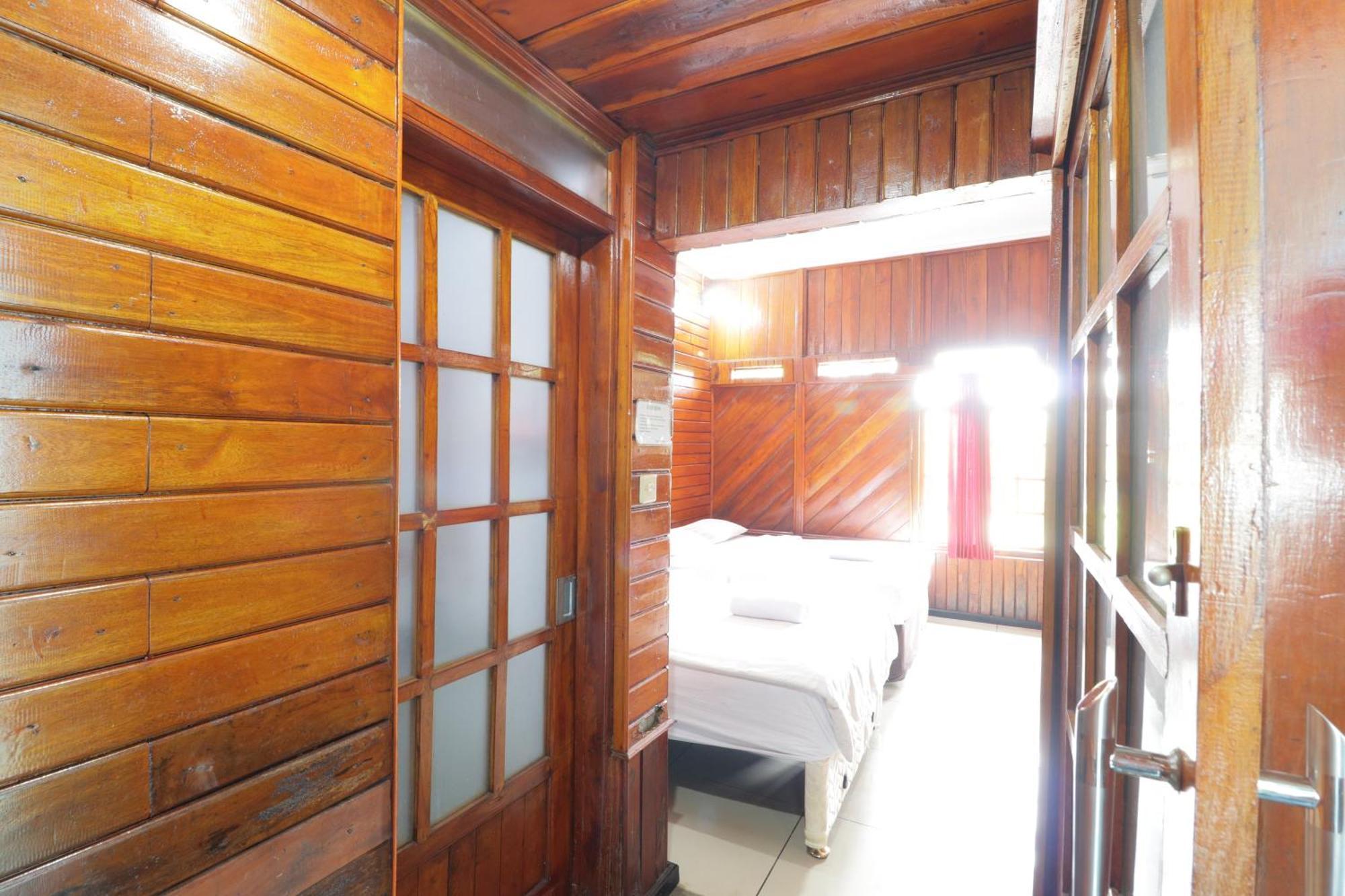 Grand Nirwana Resort Lembang Eksteriør billede